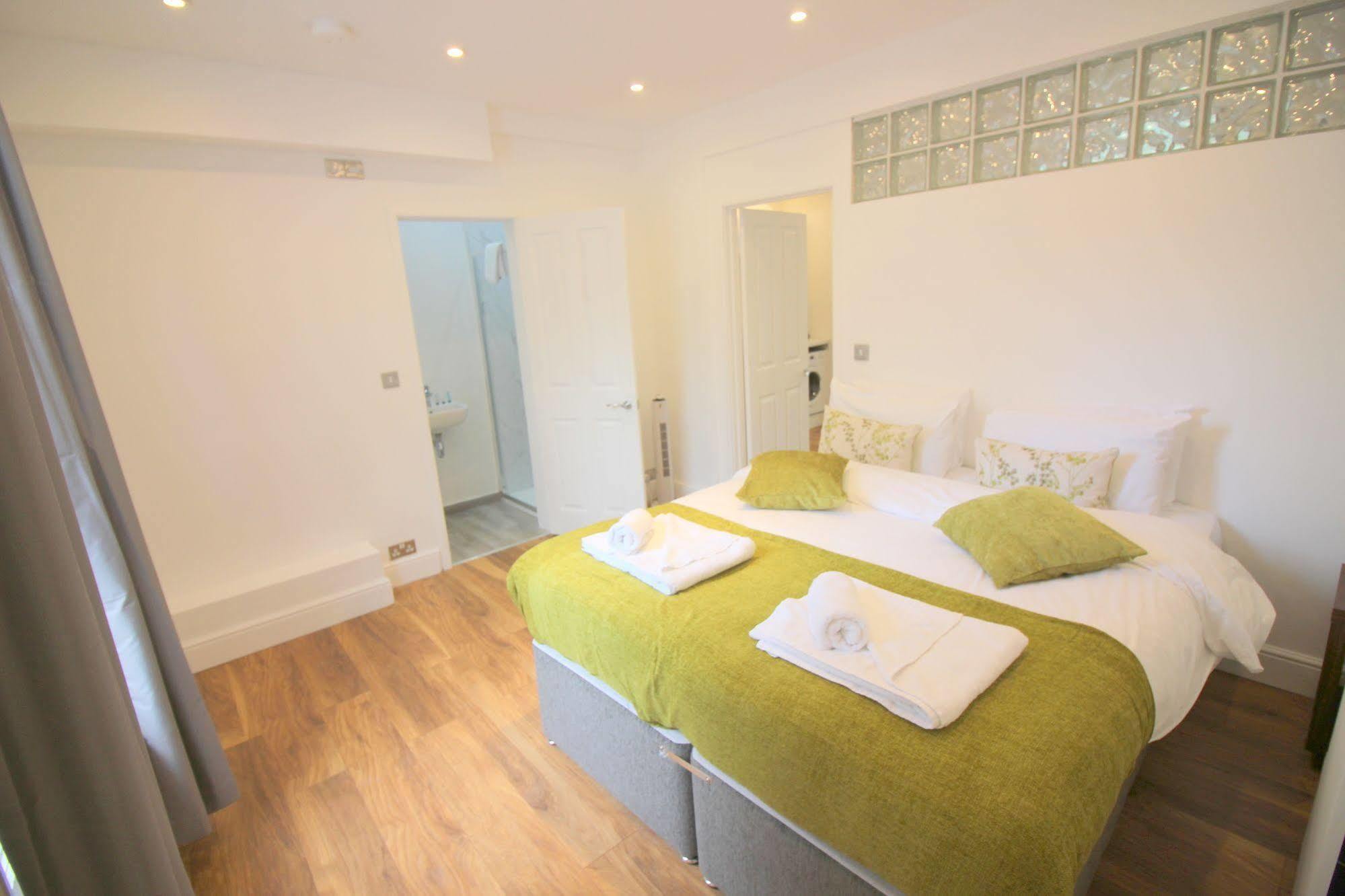 Apartemen Cambridge City Apartments